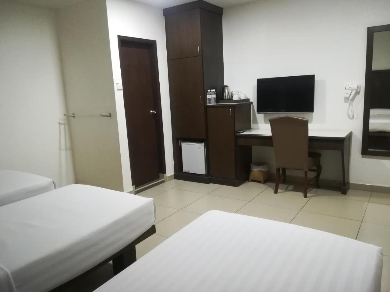 Crystal Lodge Кота Бару Екстериор снимка